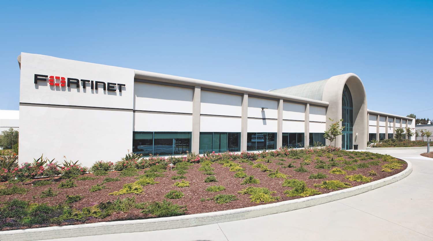 Smart working: le strategie per farlo in sicurezza, a partire dalla connessione