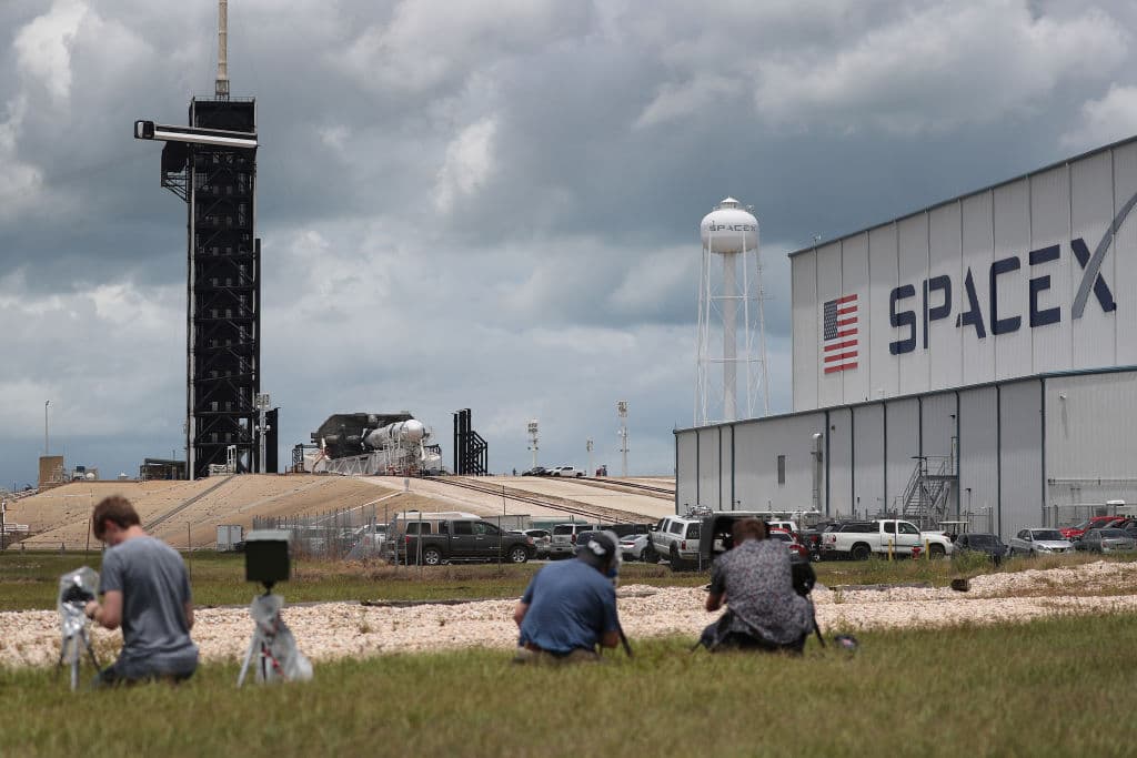 Musk fa da Uber alla Nasa, da oggi parte una nuova corsa allo spazio