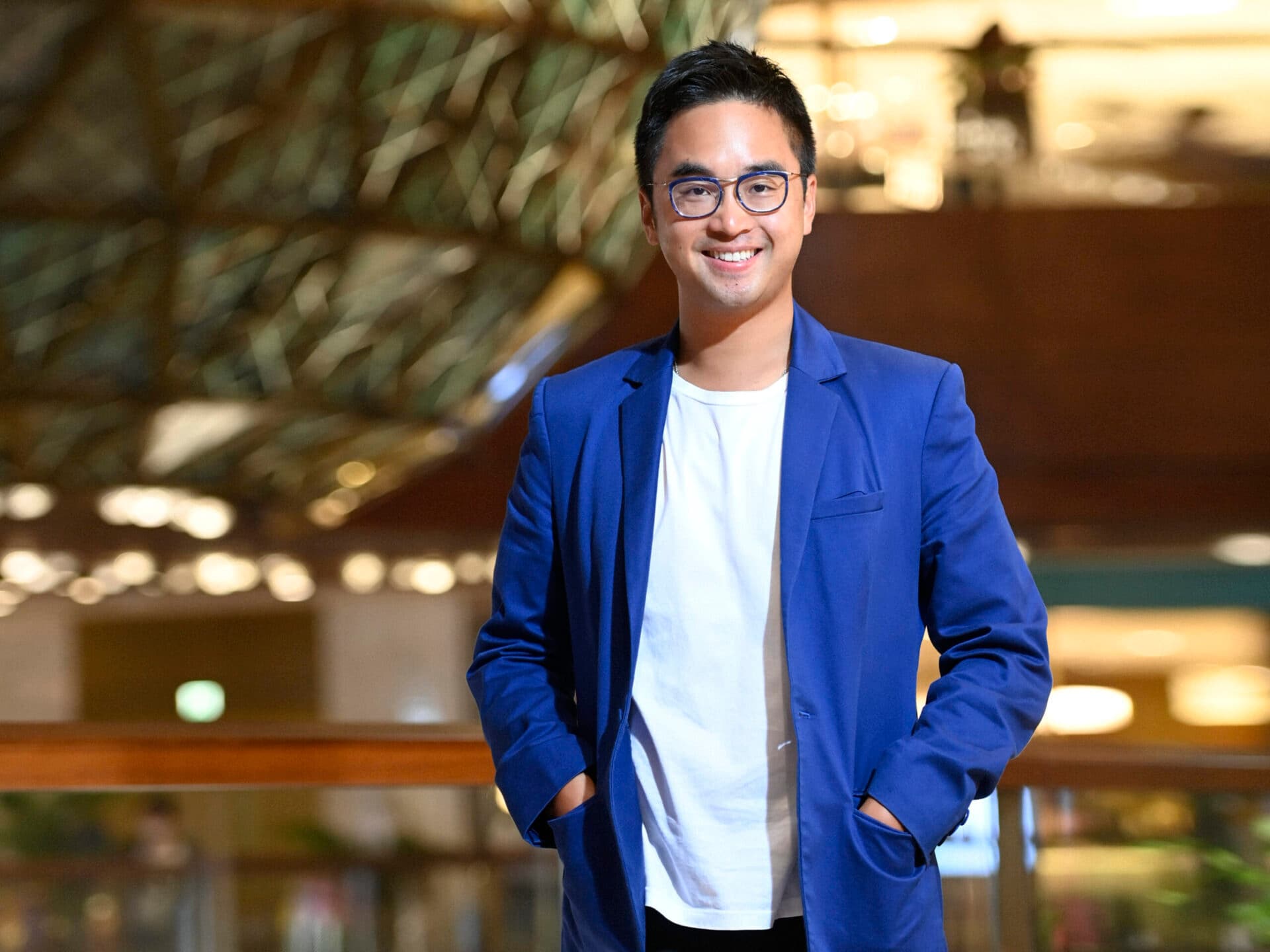 "Indossare la mascherina è galateo sociale". Parla Adrian Cheng, miliardario di Hong Kong ambasciatore della cultura italiana