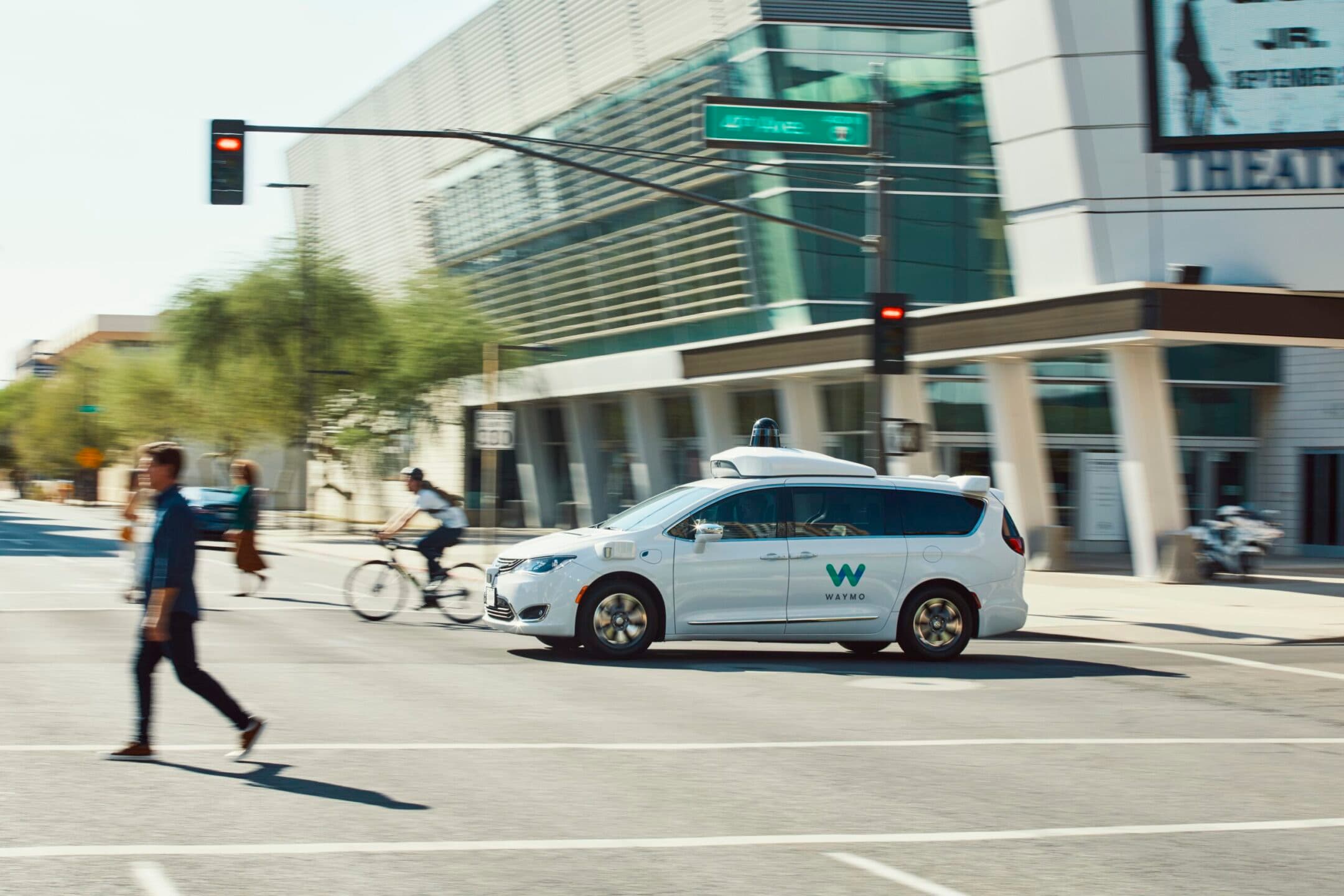 FCA sta per sorprenderci con la guida autonoma. Ecco cosa farà con Waymo, la ex Google SelfDriving