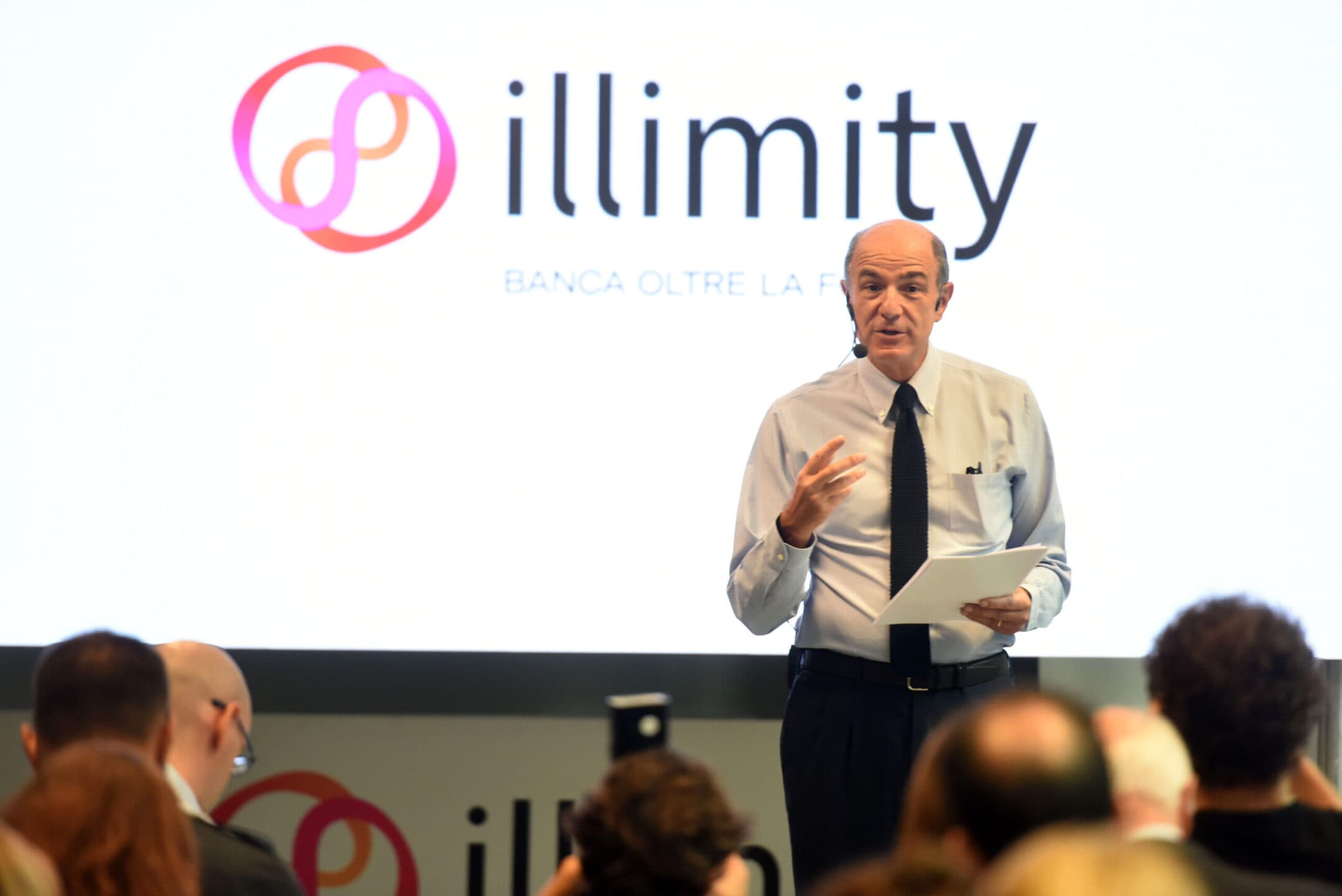 Come funziona "illimitHER",  il nuovo progetto per promuovere la formazione scientifica al femminile