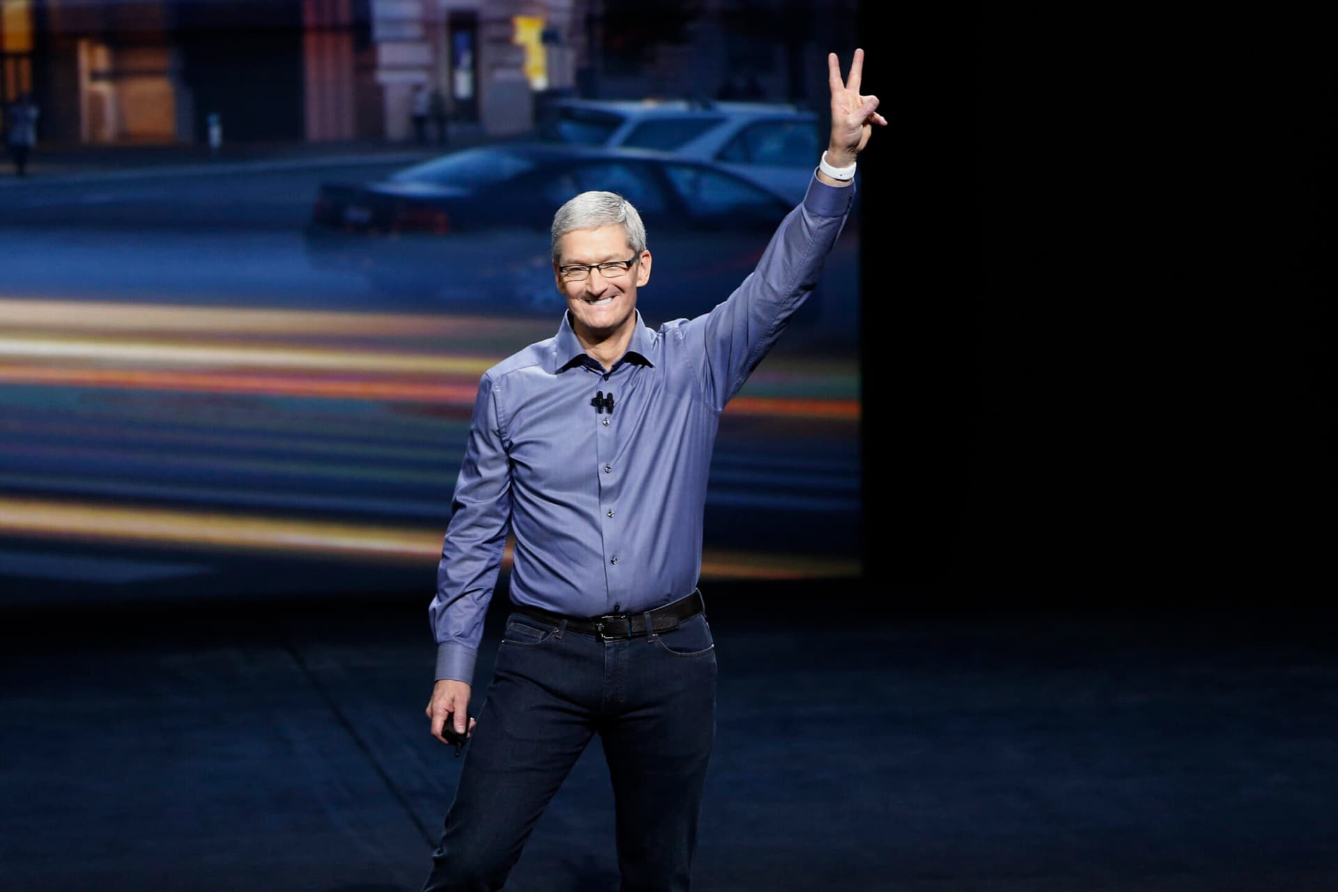 Apple è la prima azienda americana a toccare il valore di mercato di $ 2mila miliardi