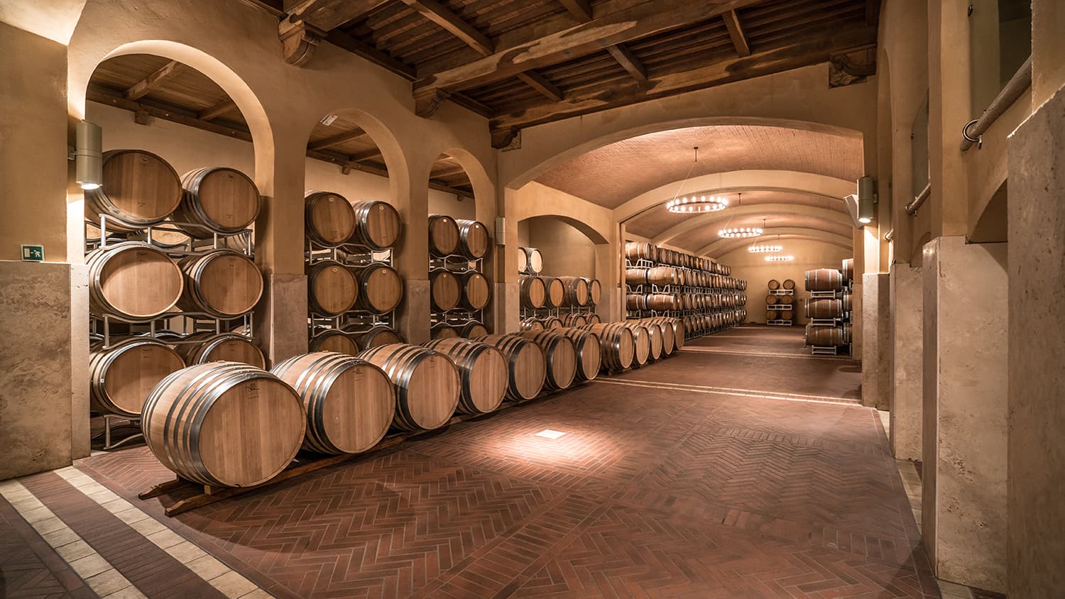 125 anni e non sentirli: il percorso sartoriale della cantina Cecchi