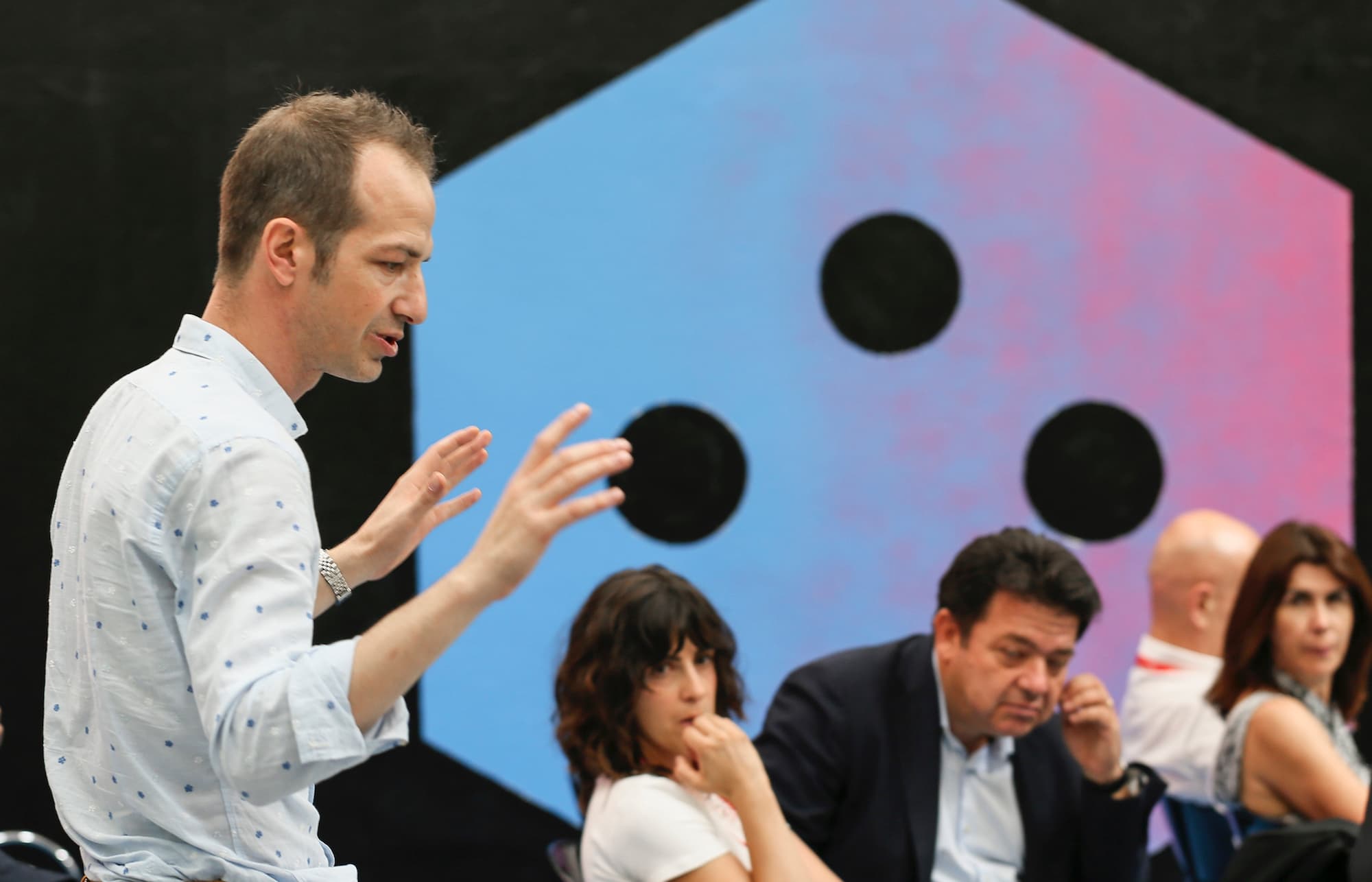 “Ascoltami mentre fai altro”, la visione del ceo di 22HBG