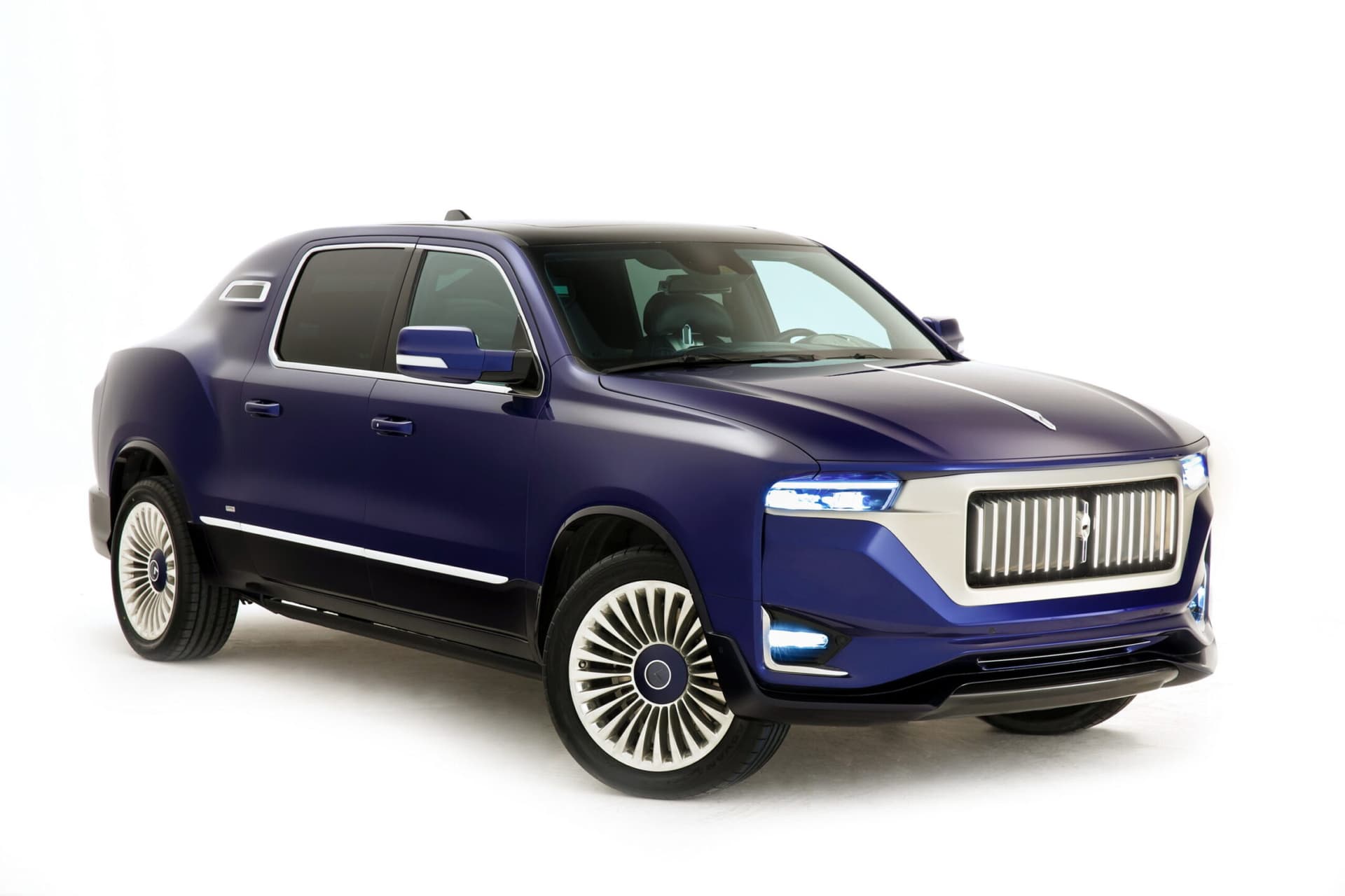 Come è fatta la Aznom Palladium, la hyper-limousine tutta italiana