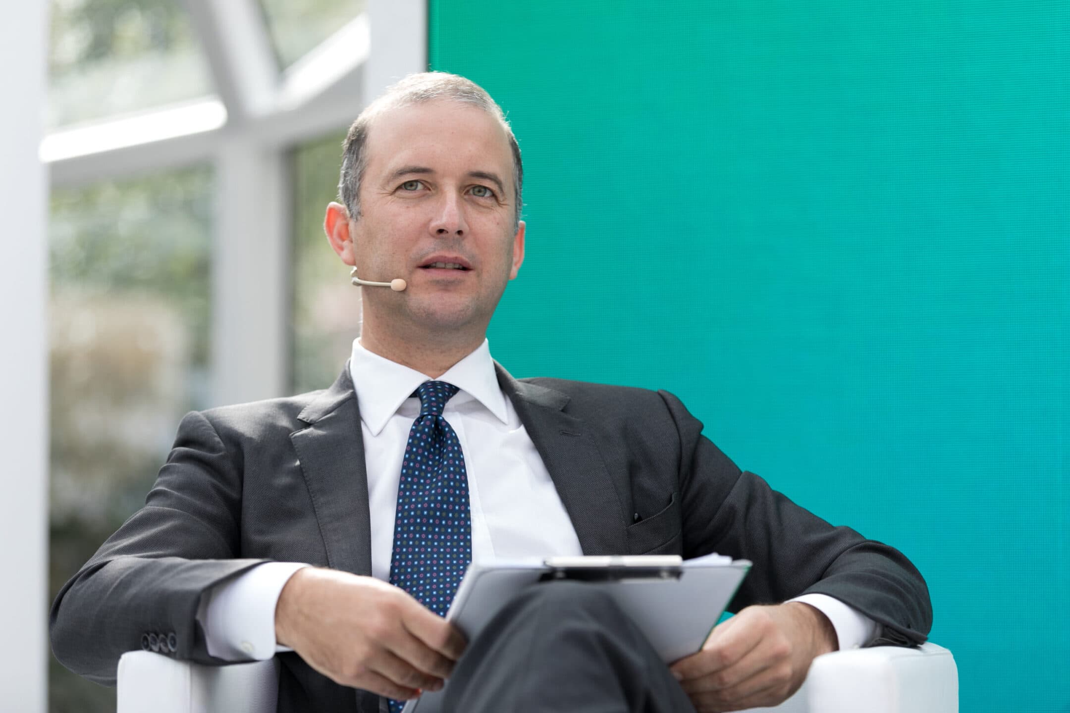 Il “payroll giving” di Snam per l’8 marzo: i dipendenti donano ore di lavoro per le donne in difficoltà