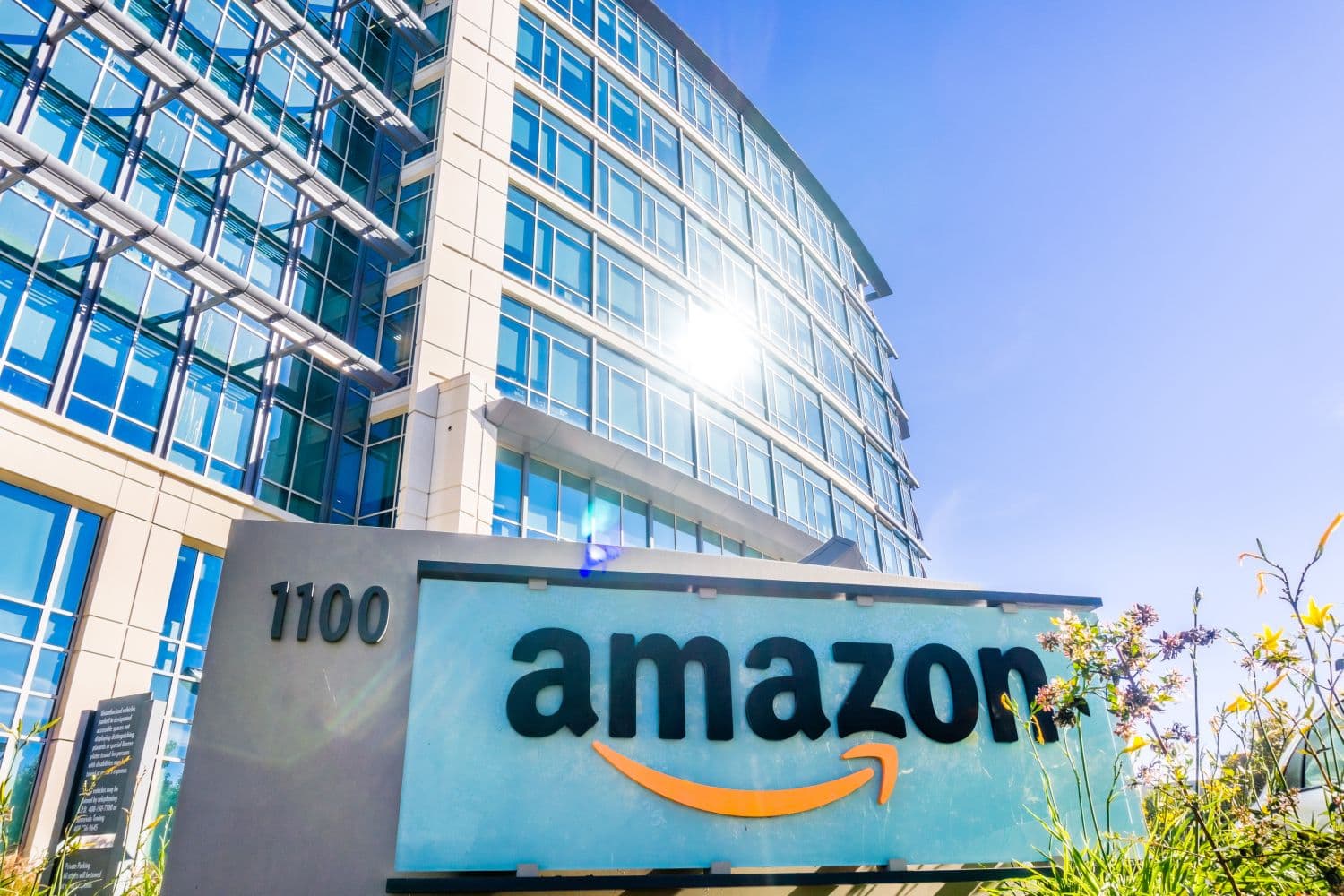 Il piano Italia di Amazon: 20 miliardi di investimenti e consegne via drone