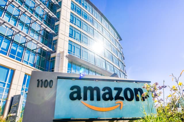 Il piano Italia di Amazon: 20 miliardi di investimenti e consegne via drone