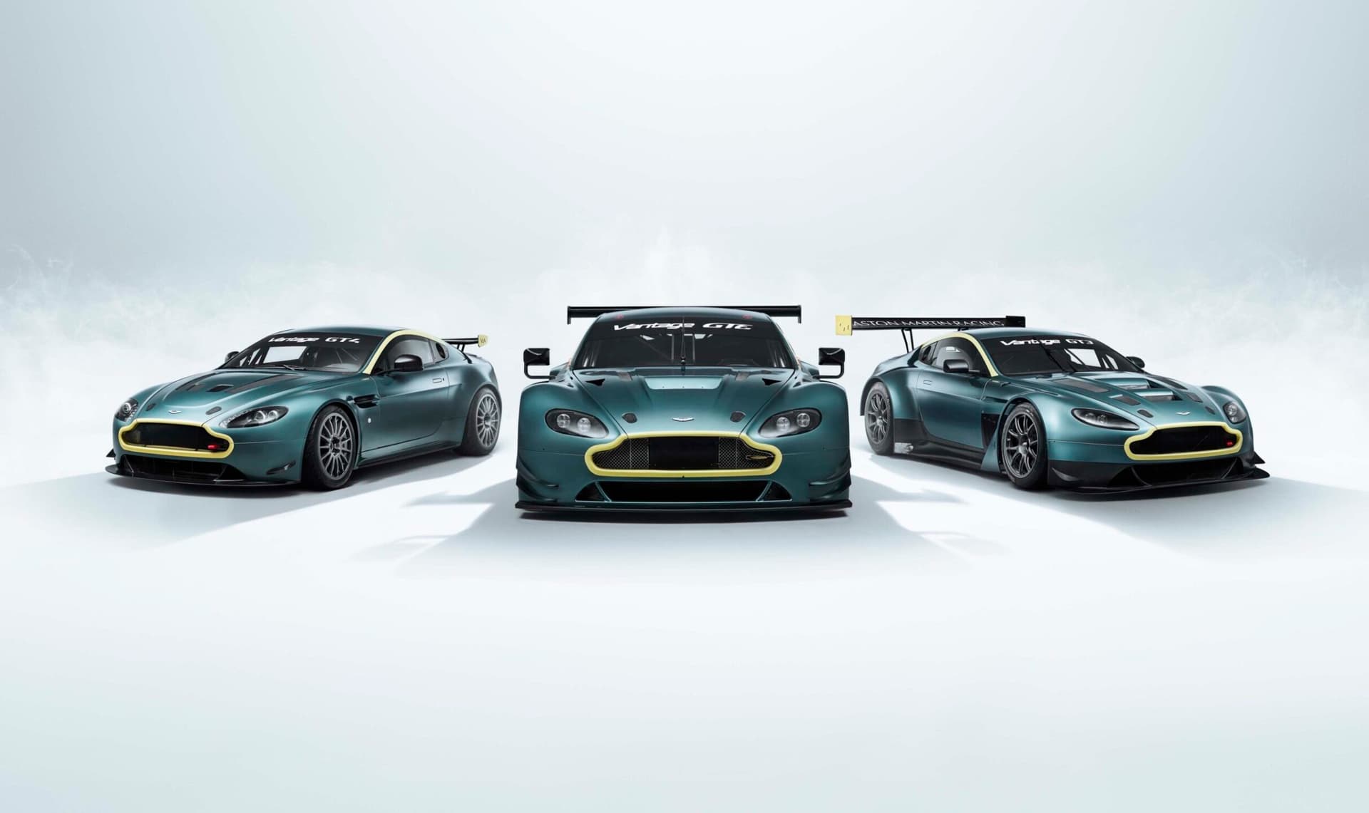 Vantage Legacy Collection, il trio delle meraviglie di Aston Martin