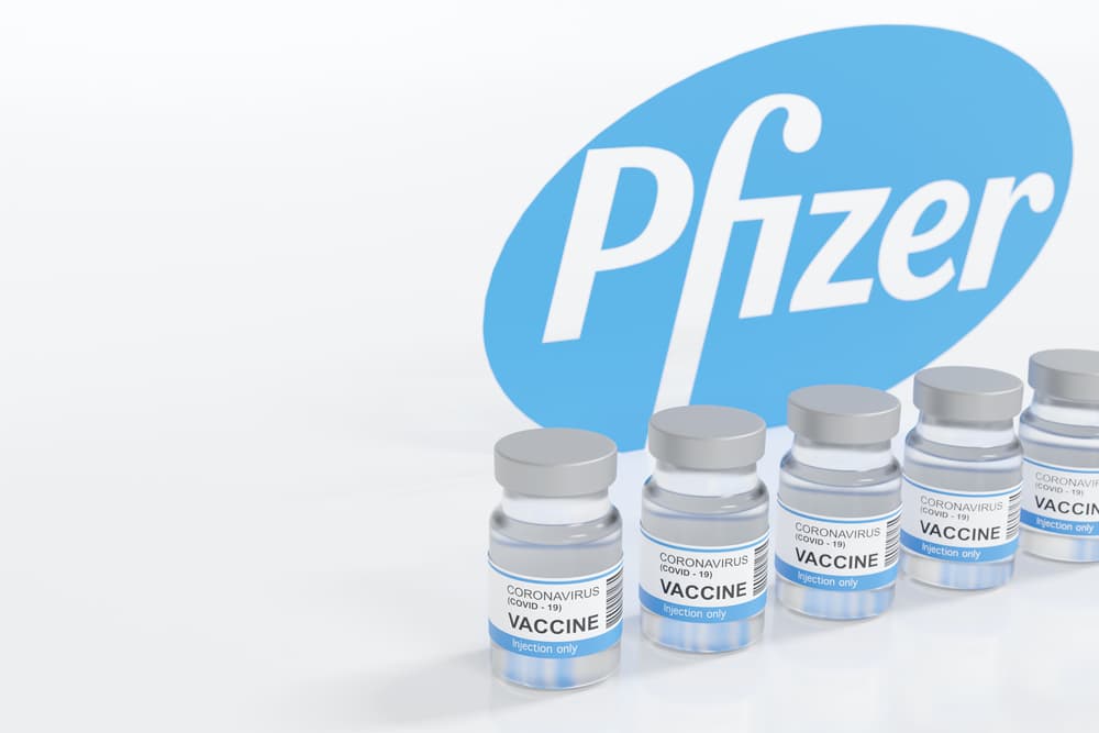 Pfizer e BioNTech chiederanno l'autorizzazione per la terza dose del vaccino