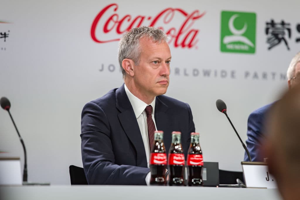 Coca-Cola licenzia 2.200 lavoratori e si prepara a una nuova offensiva sul mercato
