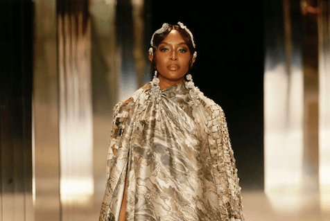 Naomi Campbell, Kate Moss e Demi Moore in passerella a Parigi per Fendi couture