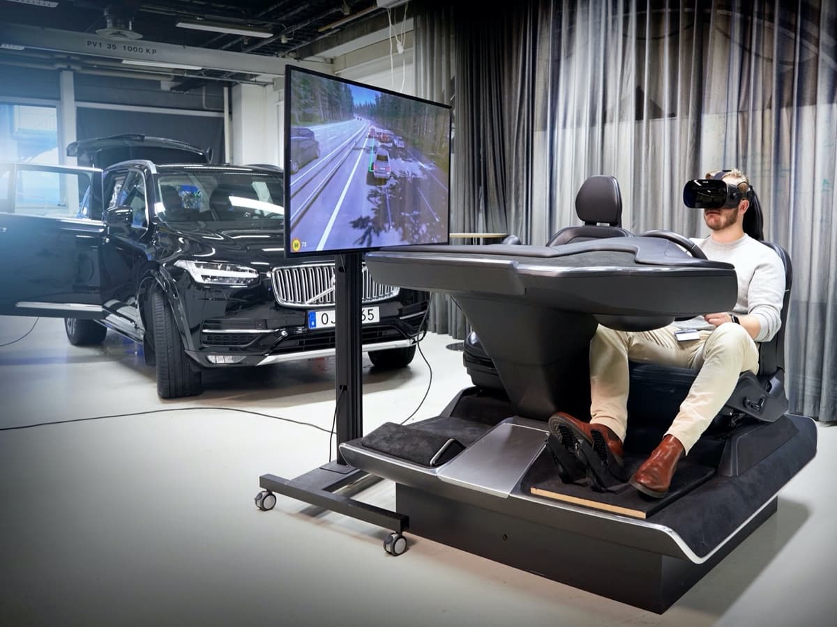 Vent’anni di crash test per il laboratorio Volvo. Così gaming ed elettrico aiutano la sicurezza