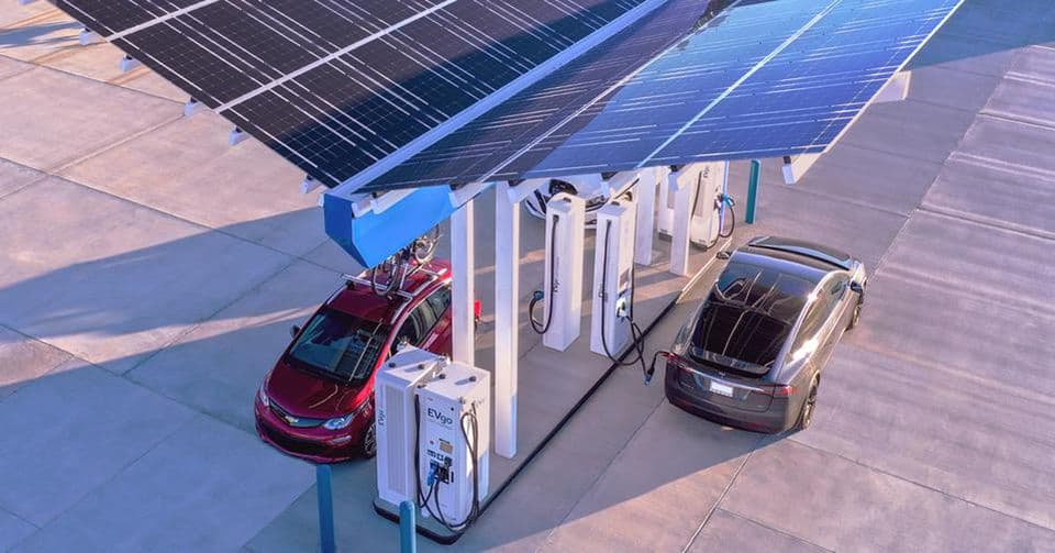 La Wall Street “green” dell’era Biden: le colonnine per auto elettriche di EVgo sbarcano in Borsa