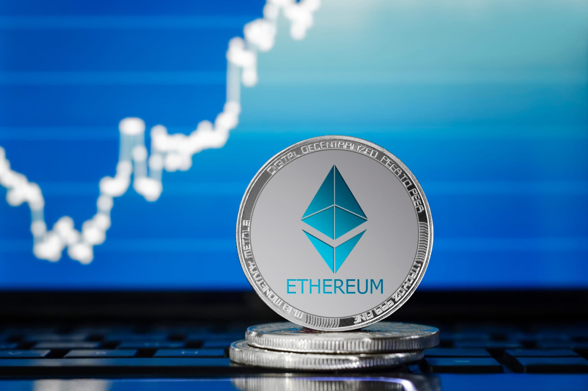 Il valore di mercato di Ether schizza di 20 miliardi in un giorno, mentre il bitcoin rallenta. Ecco perché