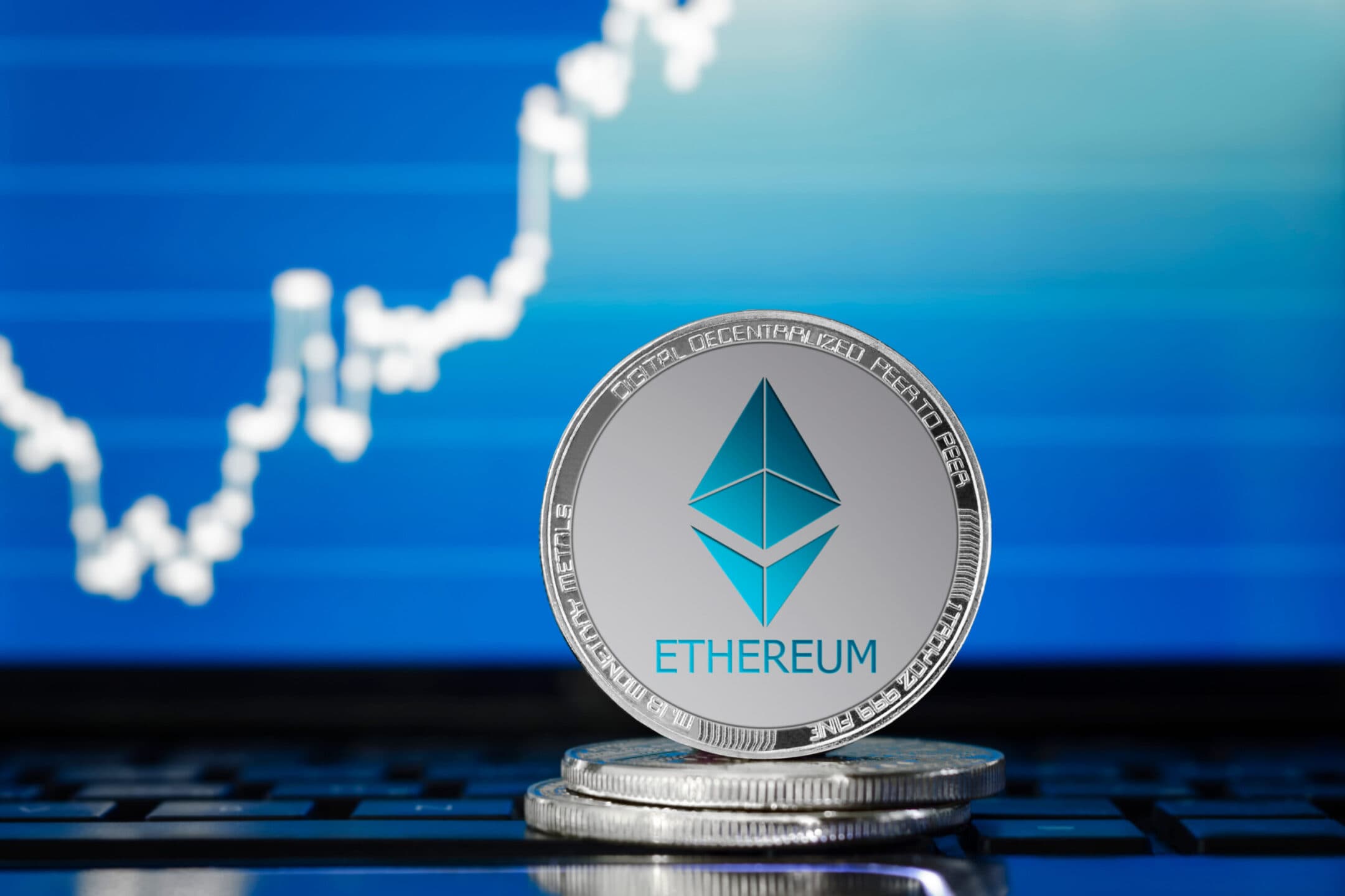 Il valore di mercato di Ether schizza di 20 miliardi in un giorno, mentre il bitcoin rallenta. Ecco perché