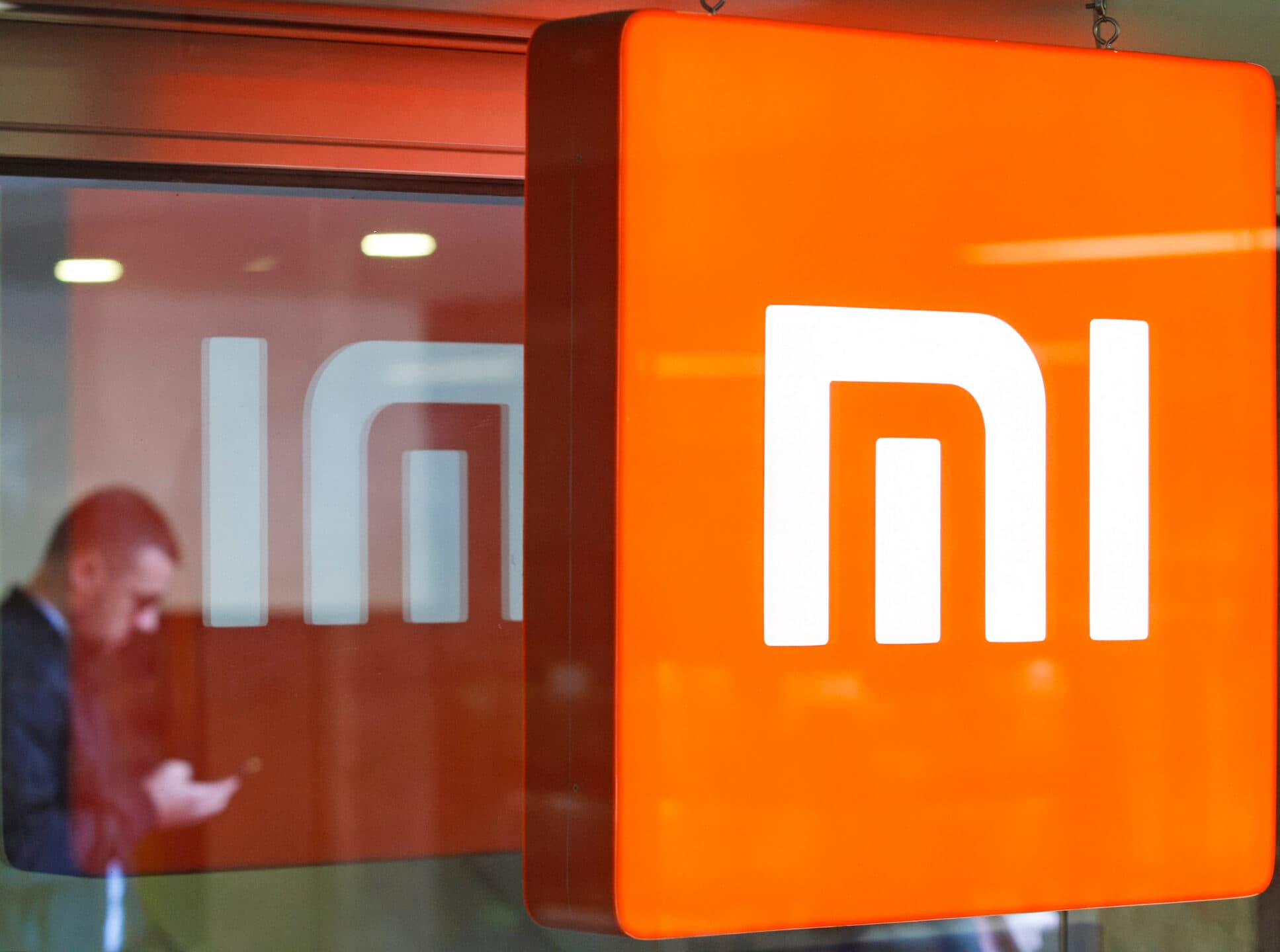 Addio cavi: Xiaomi lancia la tecnologia per ricaricare lo smartphone a distanza