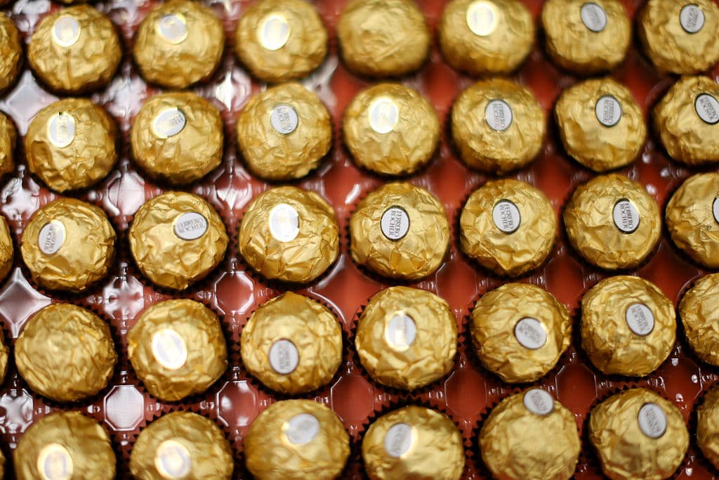 Ferrero all’assalto dei gelati: arrivano il Rocher e il Raffaello in stecchetto