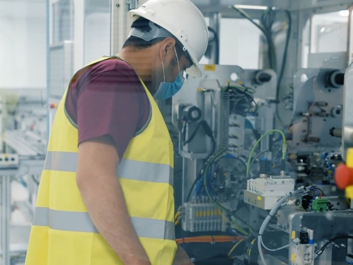 Le batterie italiane per auto elettriche nasceranno a Caserta: così risorge l'ex Whirlpool