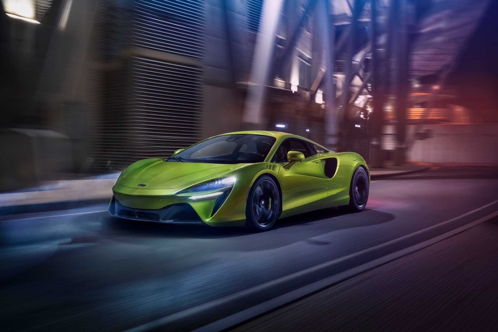 Svelata Artura, la prima McLaren super sportiva ibrida plug-in prodotta in serie