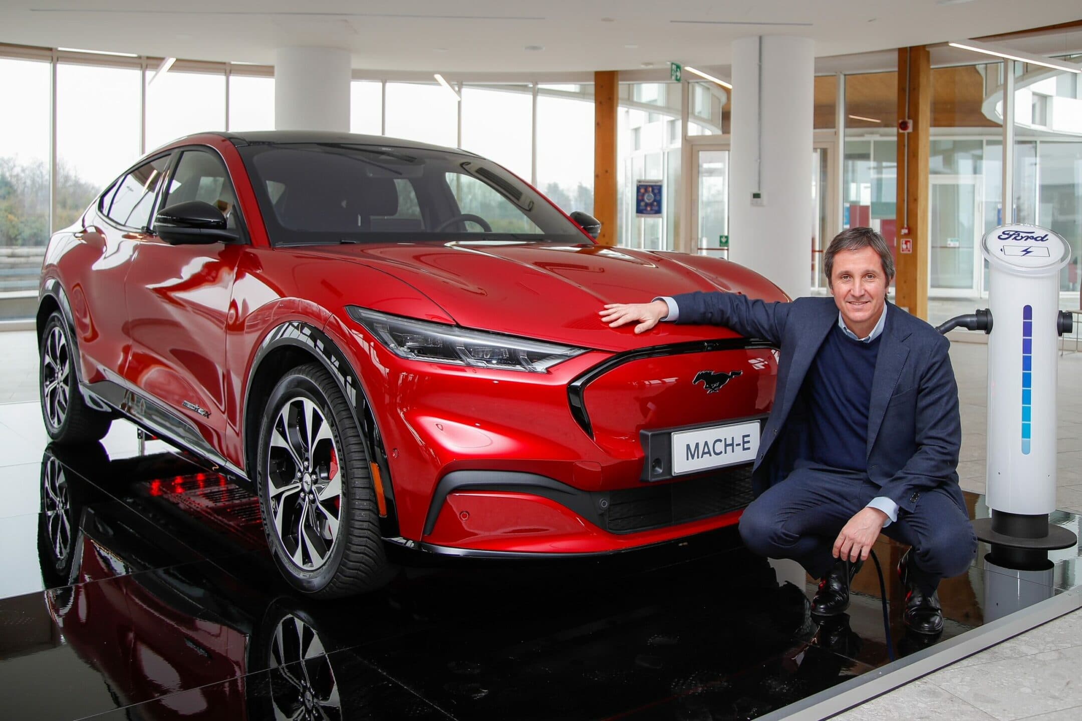 Mach-E, la prima Ford full electric marchiata Mustang arriva in Italia. Pezzi a partire da 49.900 euro