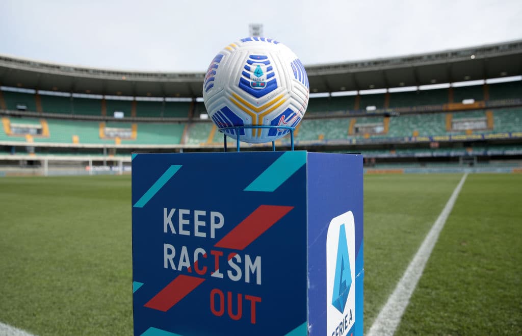 Serie A, via libera all'accordo Dazn-Sky per le partite nei bar