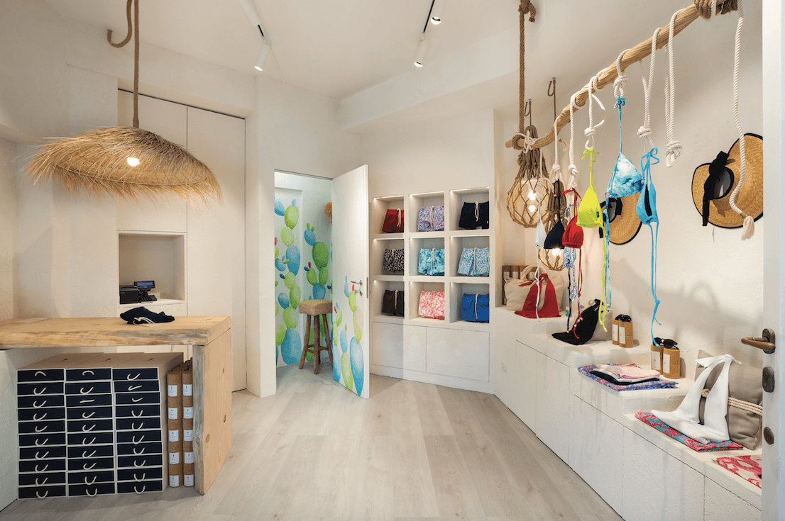 La nuova collezione del marchio di beachwear che vuole salvare gli oceani rigenerando bottiglie di plastica e reti da pesca