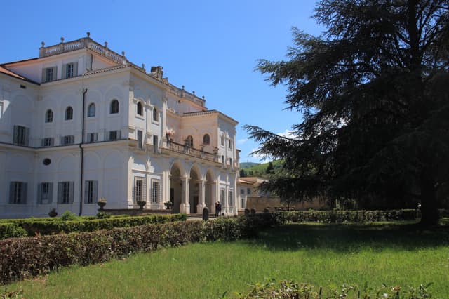 Riscoprire il latino per vincere le sfide della trasformazione tecnologica: il modello Vivarium novum