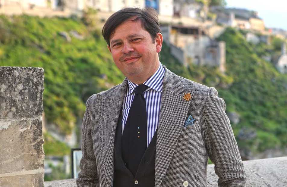 Il sarto-manager che ha vestito case reali e primi ministri portando il made in Italy nel mondo