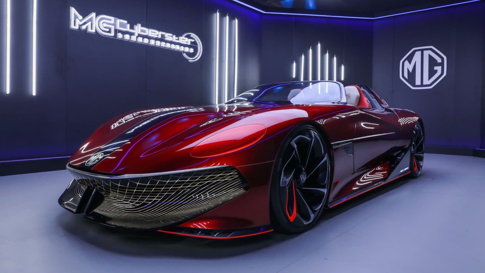 MG Cyberster, le prime immagini del concept della roadster elettrica che debutterà al Salone di Shanghai