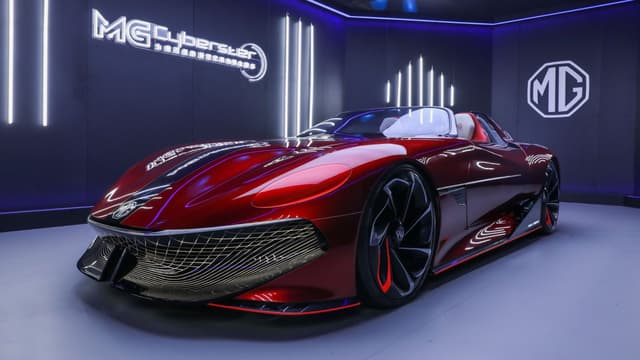 MG Cyberster, le prime immagini del concept della roadster elettrica che debutterà al Salone di Shanghai