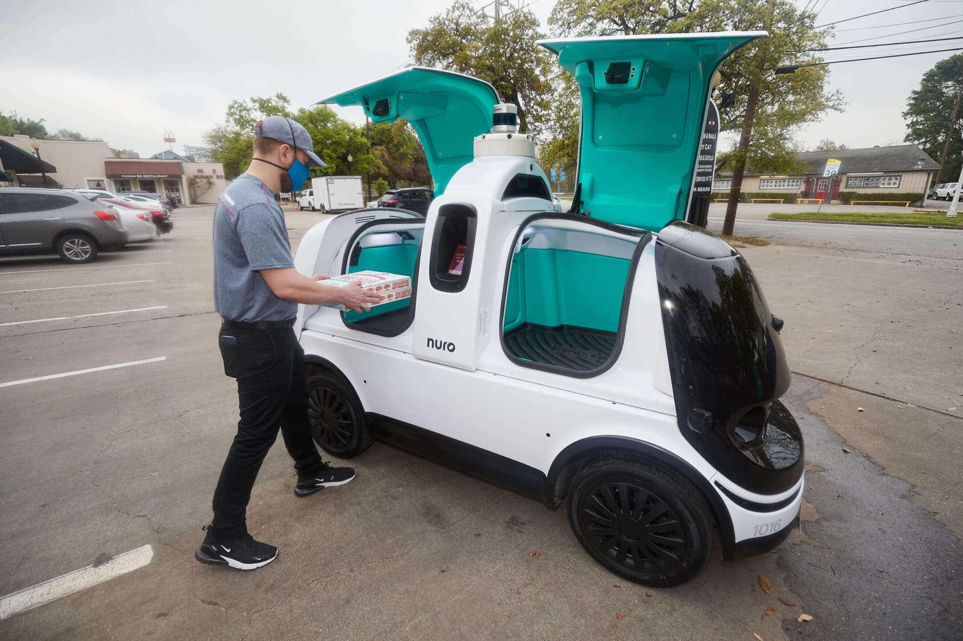 Domino’s sta testando il robo-delivery per la pizza negli Stati Uniti