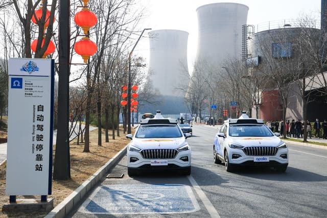 Baidu lancia in Cina il primo servizio di Robotaxi: è aperto al pubblico nel parco di Shougang di Pechino