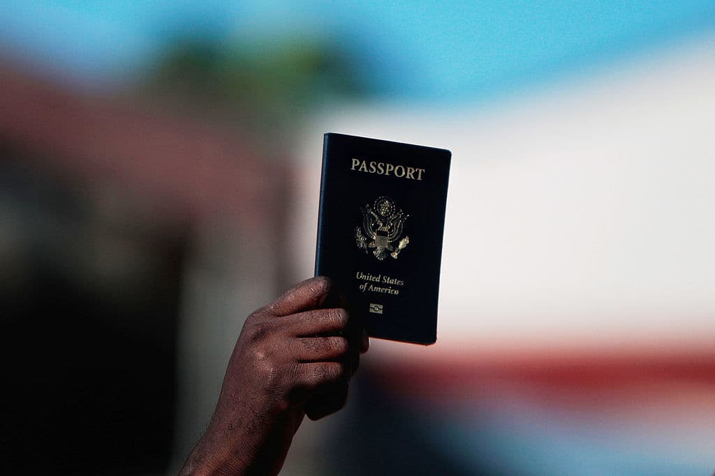 Gli italiani approvano il passaporto vaccinale. Nel mondo tre su quattro lo vogliono per tutti i viaggiatori