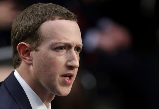 Mark Zuckerberg: "Abbiamo subito pressioni dalla Casa Bianca per censurare post sul Covid"