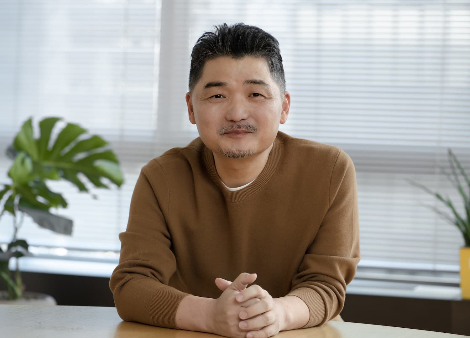 Saltava i pasti per potersi permettere l’università. Oggi è la persona più ricca della Corea