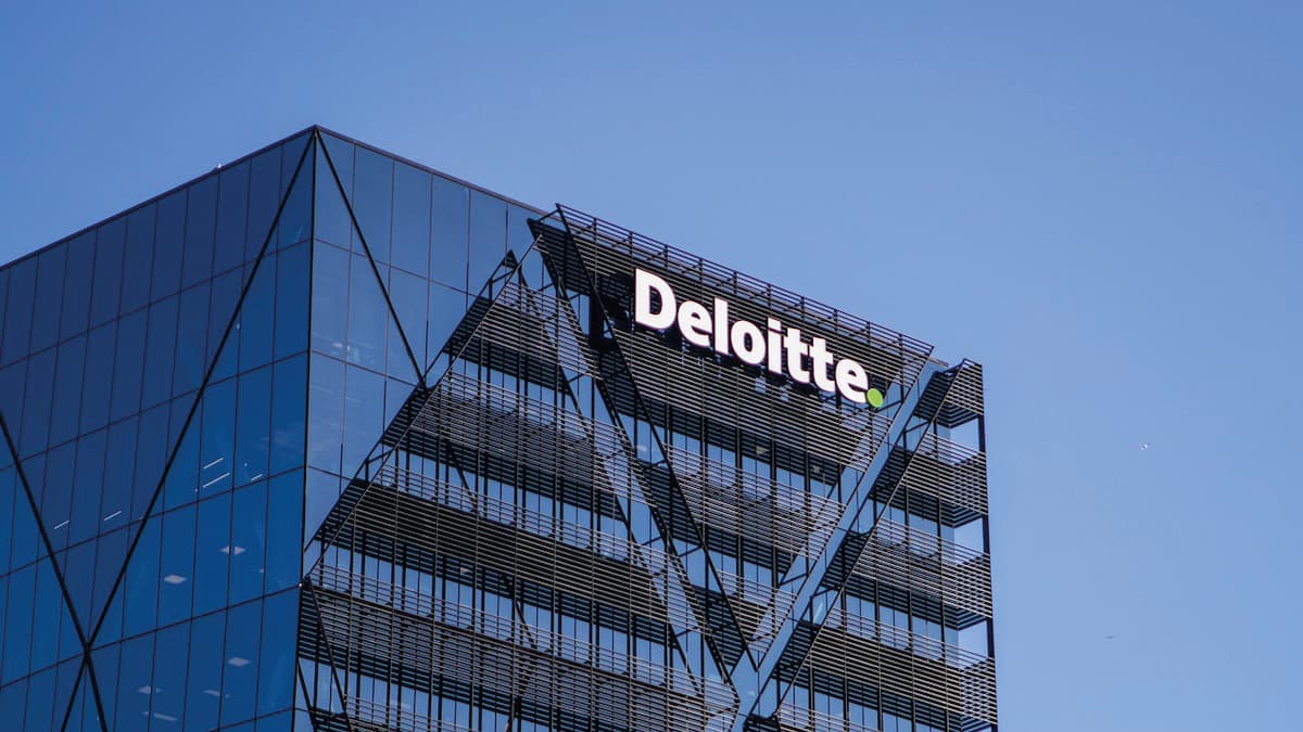 Deloitte punta sull'intelligenza artificiale generativa con una nuova divisione di oltre 100 esperti