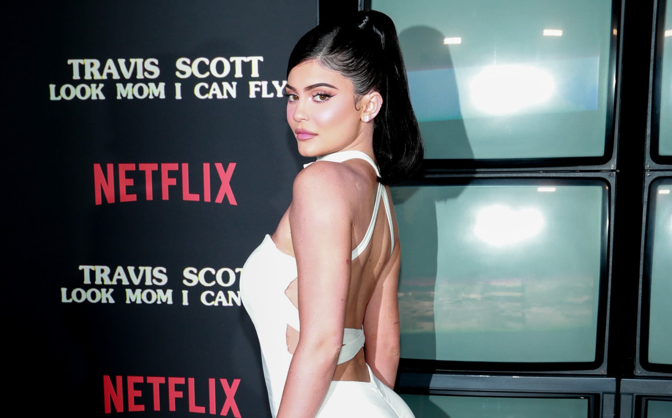 La prima linea di costumi di Kylie Jenner spopola su Instagram. Ma ancora si sa molto poco