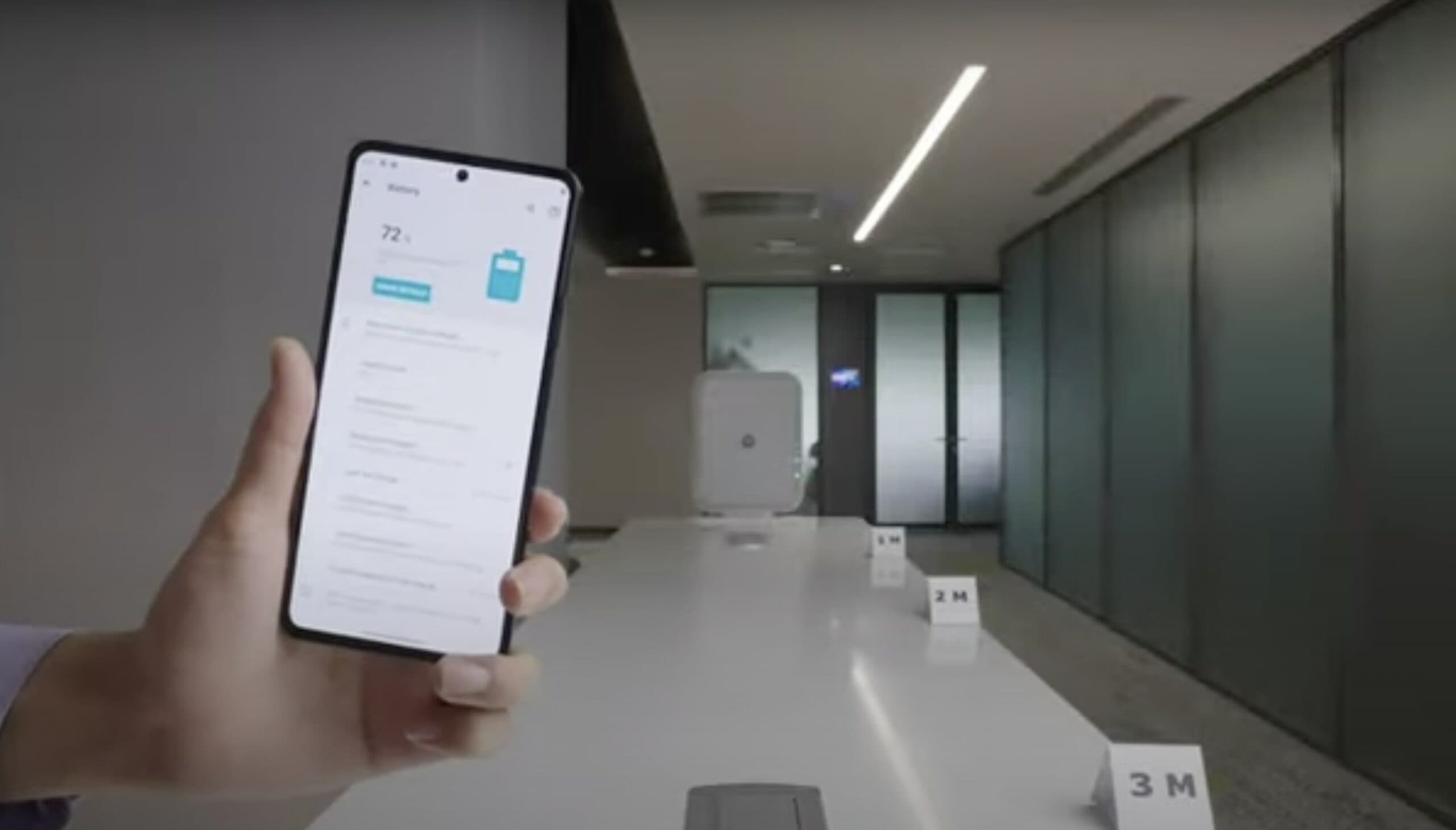 Motorola lancia l’Air charging: ricarica il telefono a tre metri di distanza