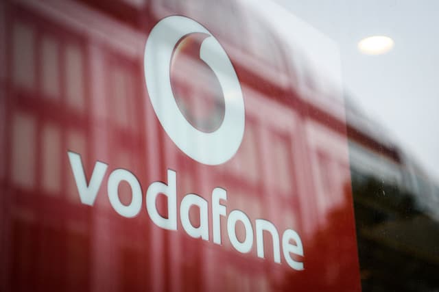 Vodafone vicina a una fusione con Swisscom: operazione da 8 miliardi di euro