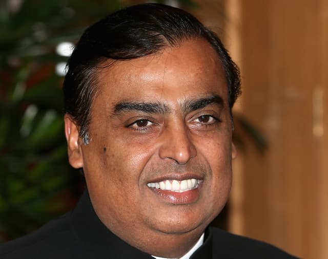 La classifica dei più ricchi dell'India nel 2025: Mukesh Ambani batte Gautam Adani