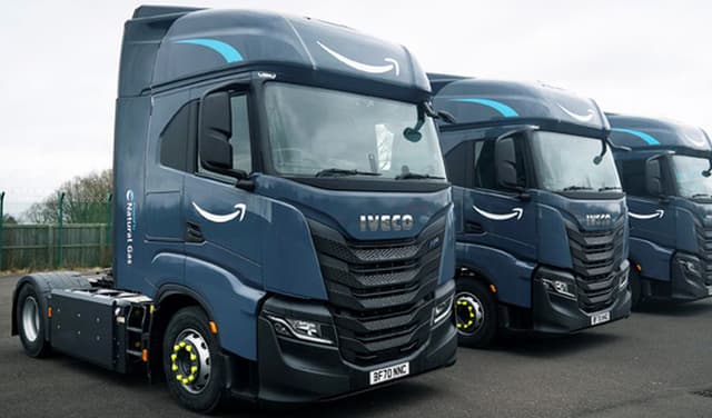 Amazon sale a bordo di Iveco: acquistati 1.064 camion a gas naturale
