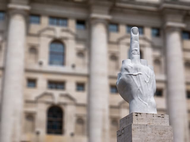 Da Salvador Dalì a Maurizio Cattelan: quando l'arte incontra il marketing