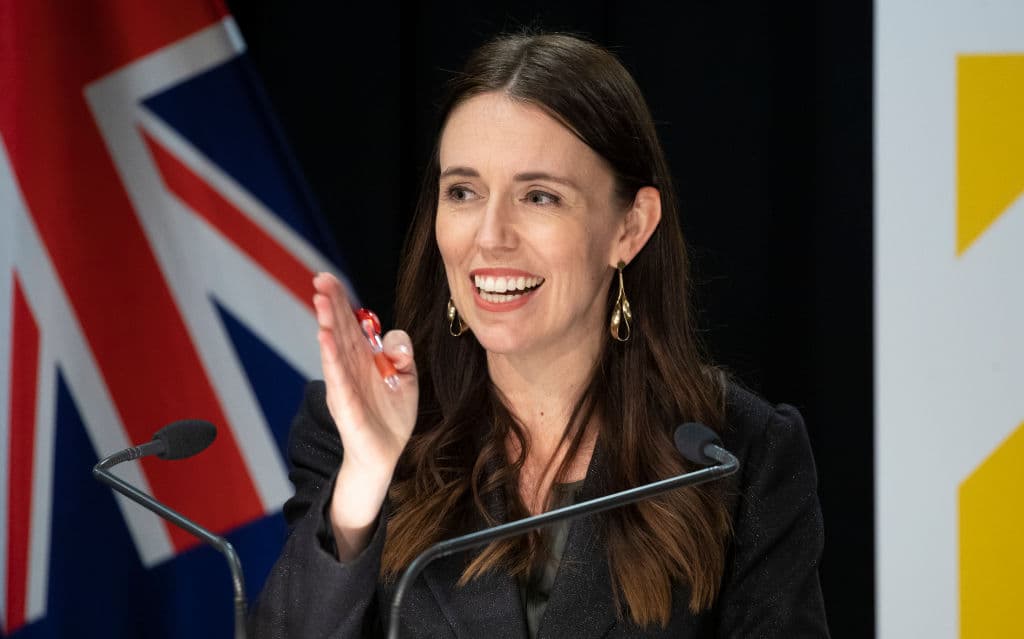 La Nuova Zelanda vuole vietare la vendita delle sigarette agli under 14. "Avrete più soldi da spendere"