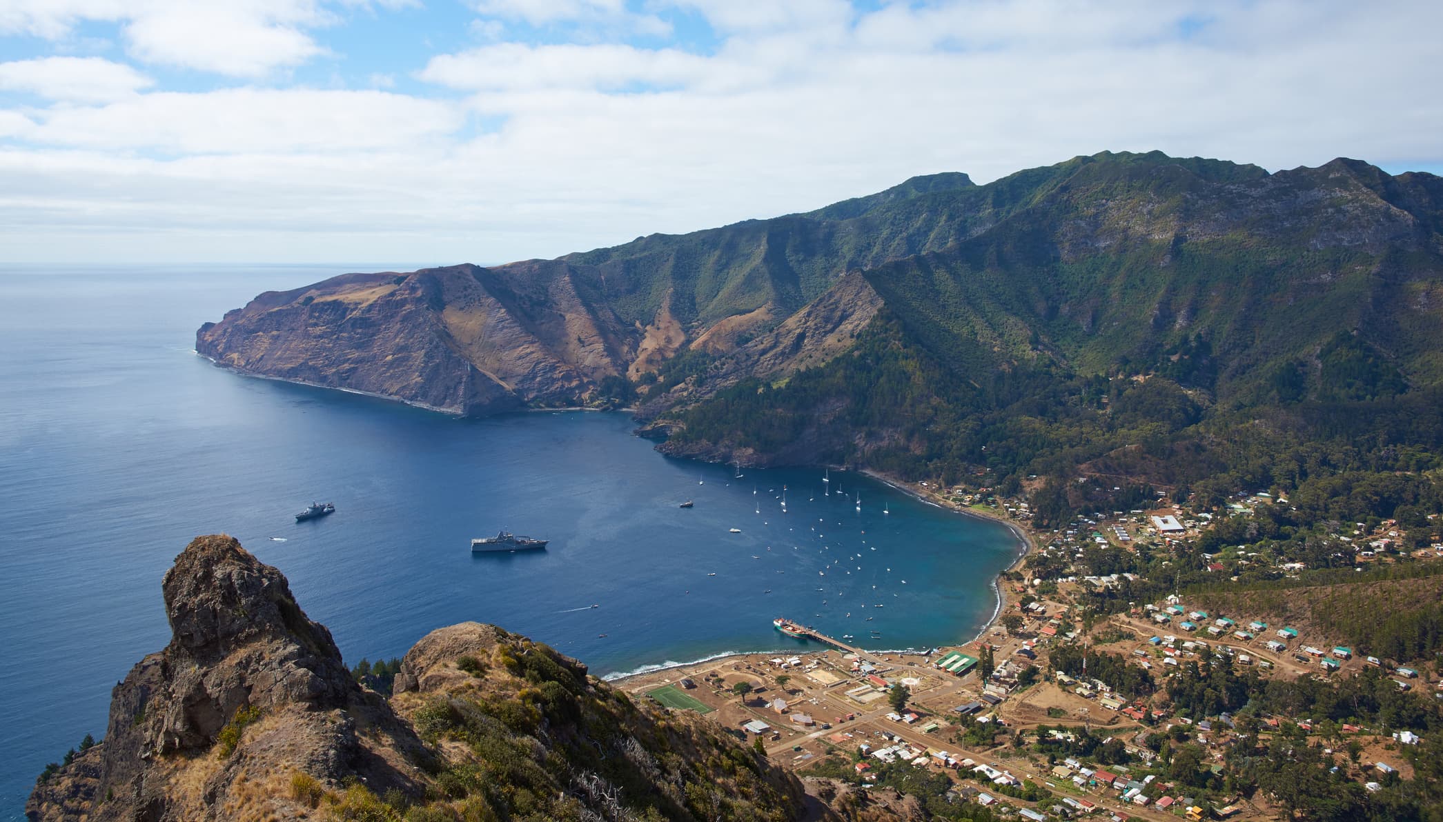 Lavorare in smart working dall'isola di Robinson Crusoe: Lenovo cerca volontari