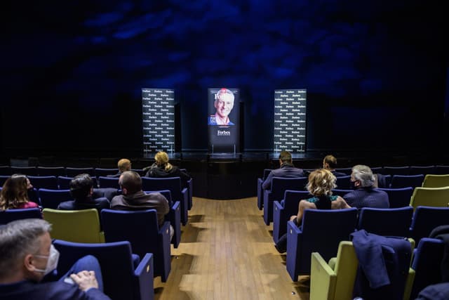 Forbes riunisce il 'meglio dell'Italia': al Teatro Nazionale di Milano i 50 volti copertina dal 2017