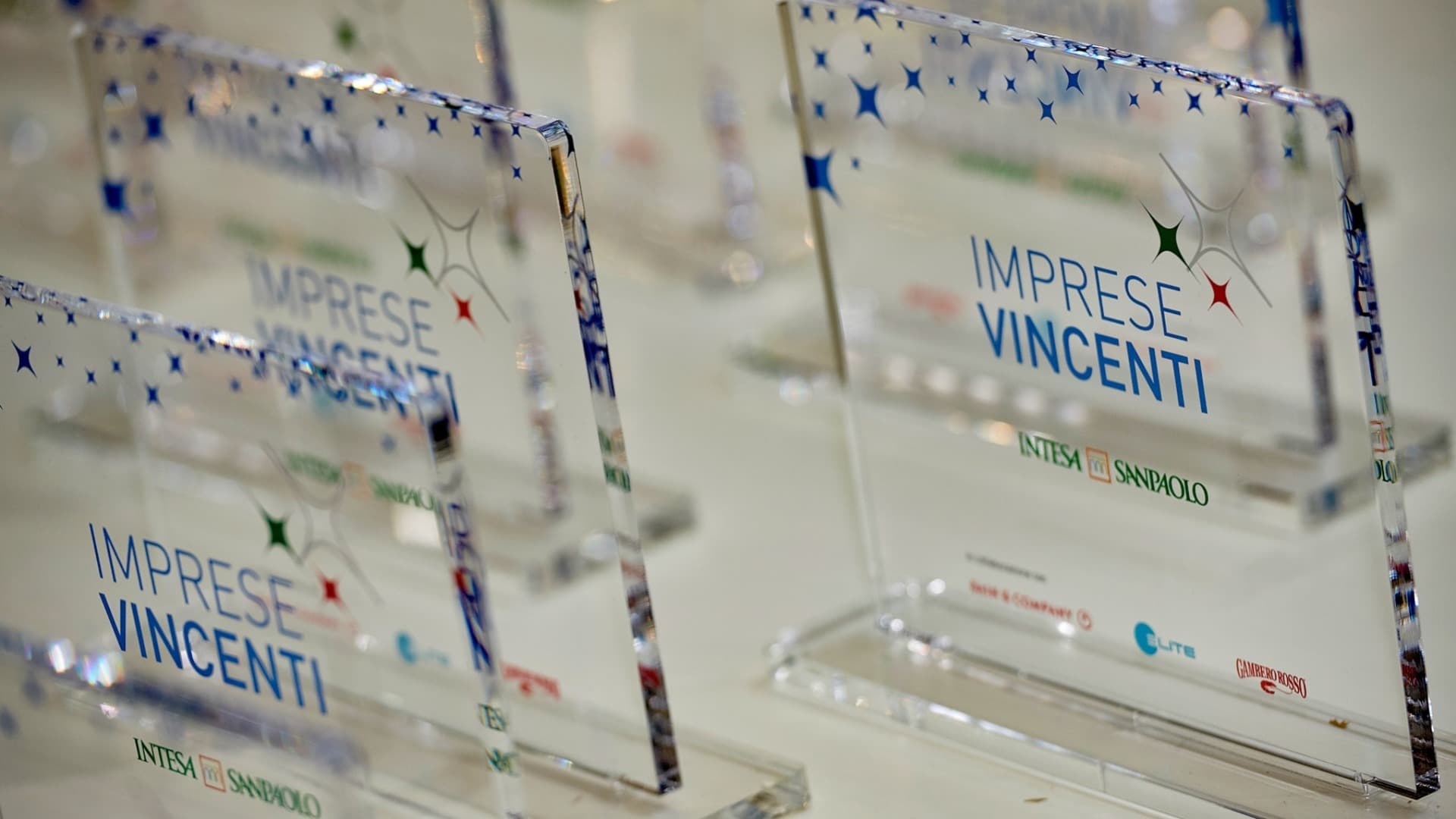 Intesa Sanpaolo lancia la sesta edizione di Imprese Vincenti, il programma per valorizzare le pmi italiane