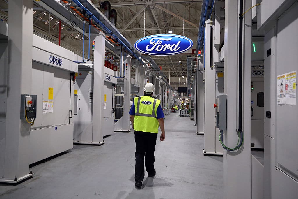 Ford vuole sfidare il dominio dei veicoli elettrici di Tesla. E il titolo vola in Borsa