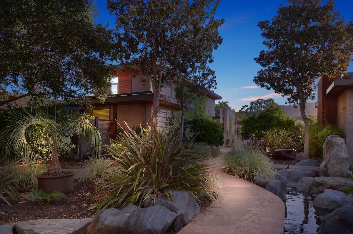 Arte contemporanea, zero sprechi e Tesla per gli ospiti: dentro la tenuta di lusso californiana creata da emigranti piemontesi