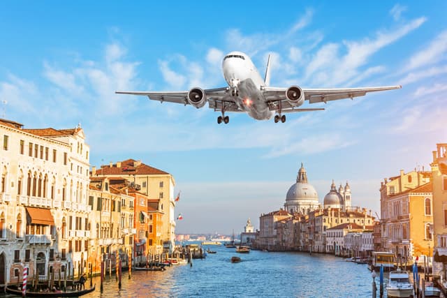 Snam insieme a Airbus e Save per promuovere l'idrogeno nel trasporto aereo. Si parte con l'aeroporto di Venezia